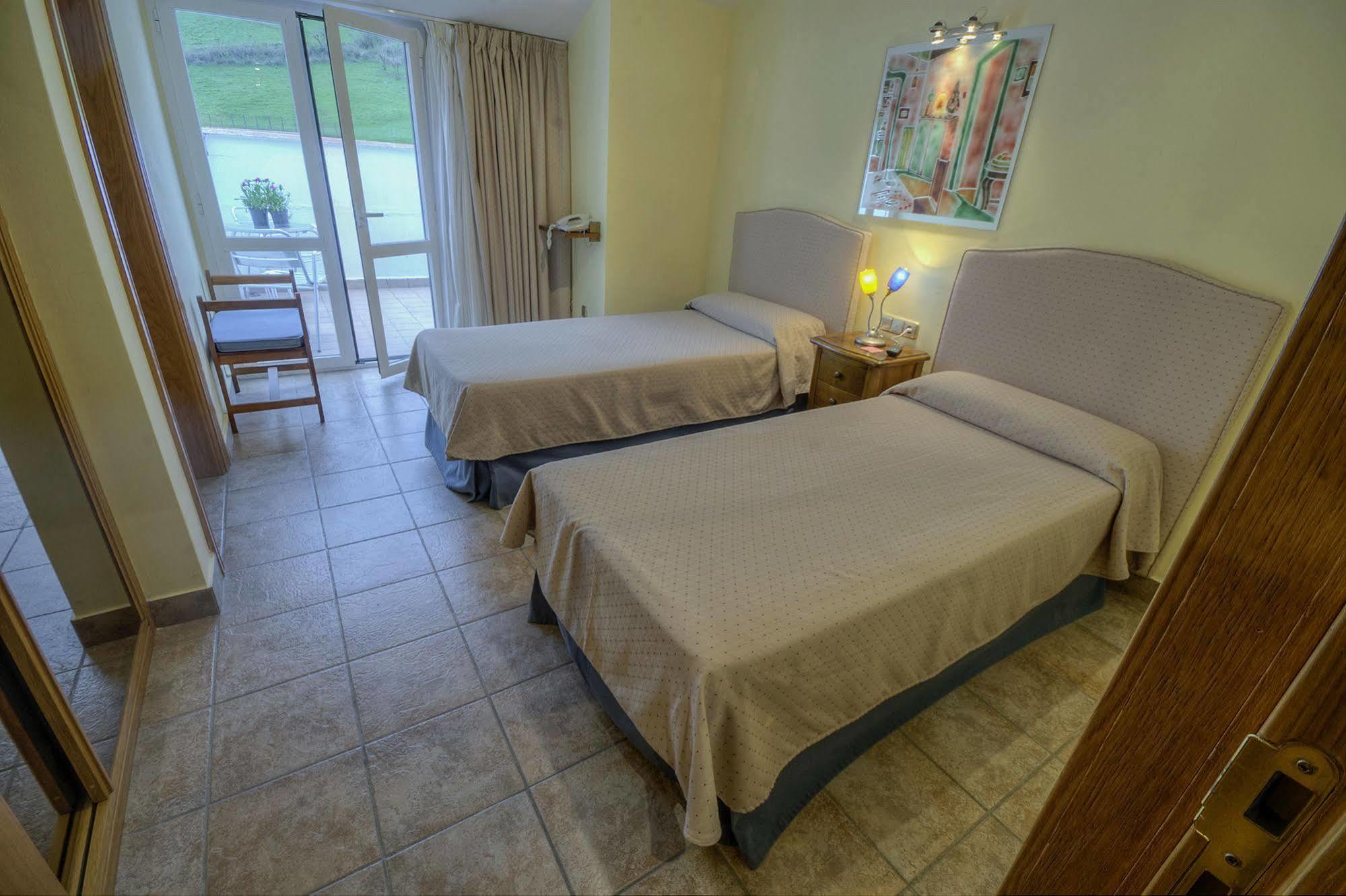 Hostal Jai Alai Leitza  Esterno foto